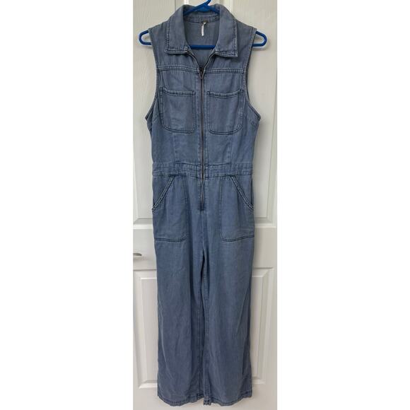 Free People Pants - Free People sleeveless denim zip jumpsuit size 10 wide leg drop waist vintage